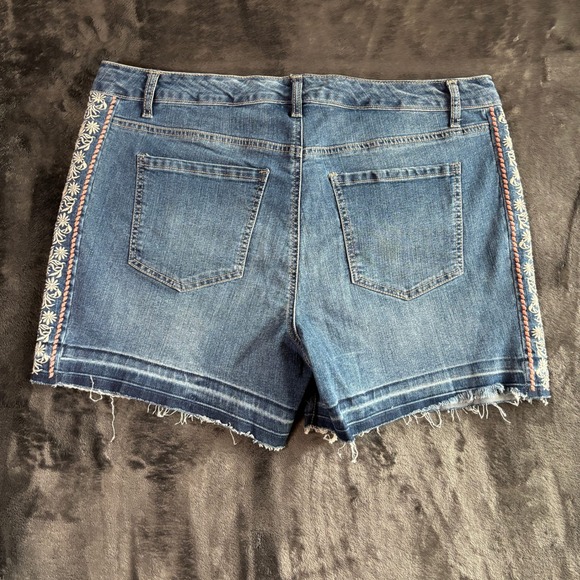 Terra Sky Womens Denim Shorts Embroidered Side Trim Frayed Hem Blue Size 16W - Picture 2 of 7